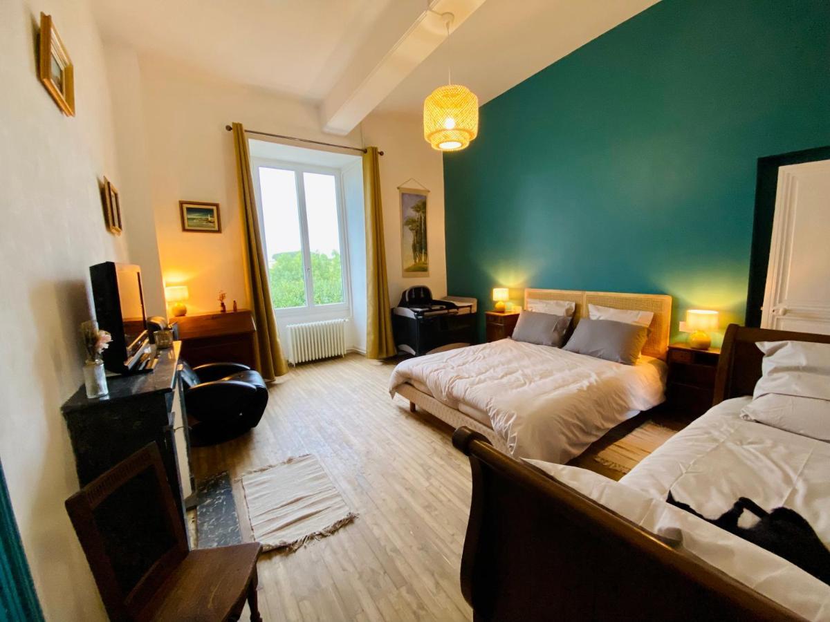 Villa Le Pavillon, Grand Manoir Du Xviie Avec Piscine, Bain Nordique Et Acces Prive A La Charente Alloue