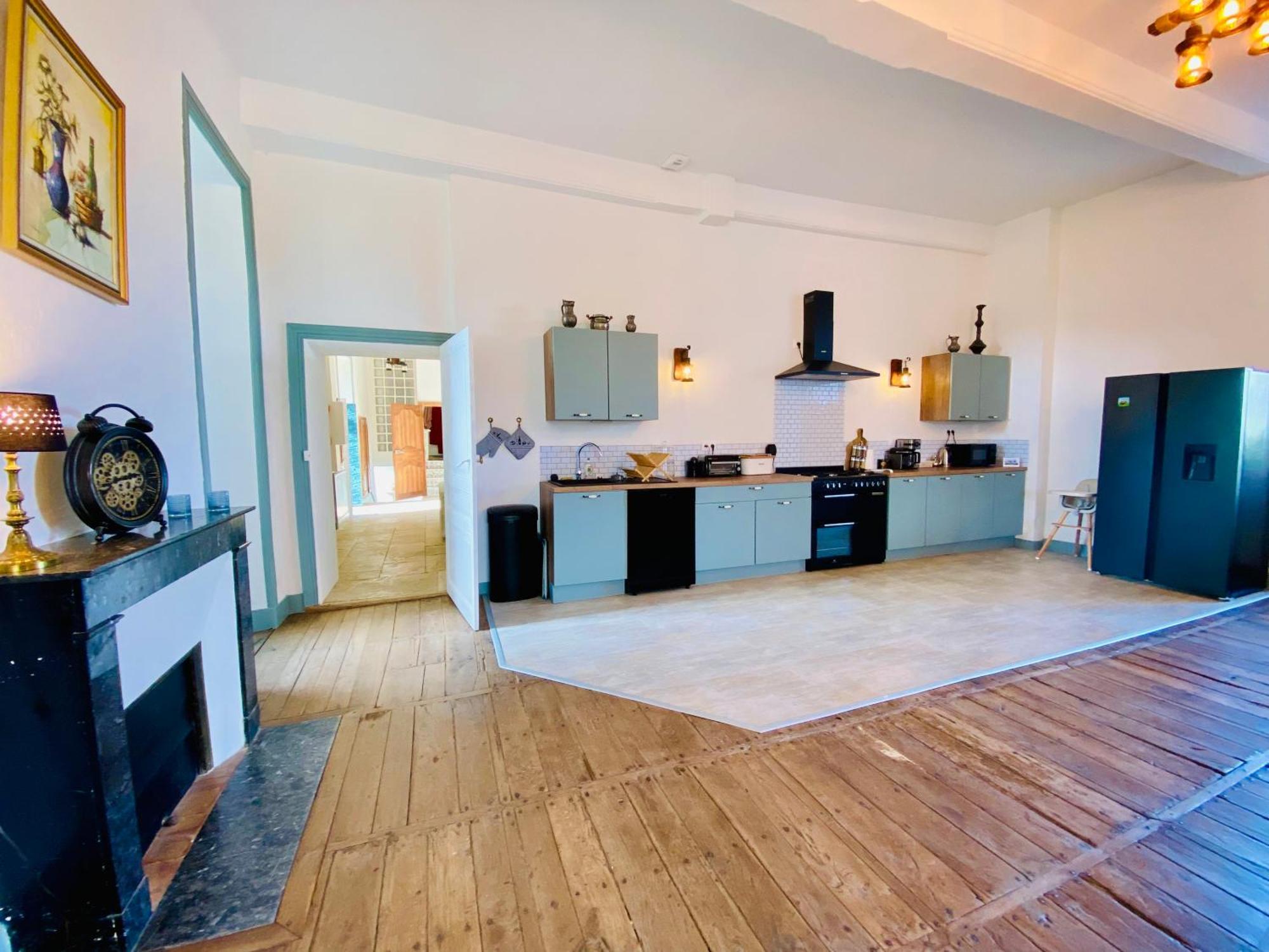 Villa Le Pavillon, Grand Manoir Du Xviie Avec Piscine, Bain Nordique Et Acces Prive A La Charente *
