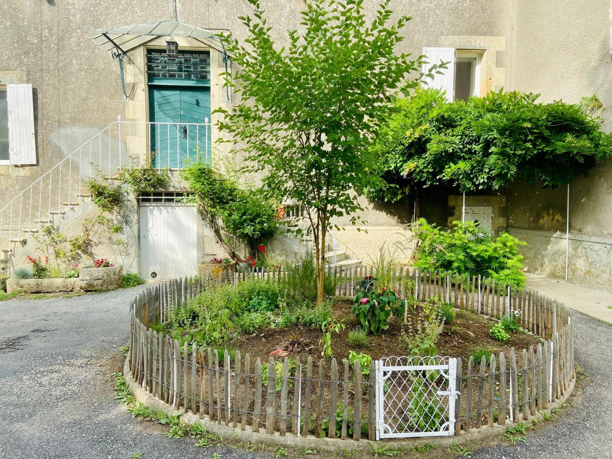 Le Pavillon, Grand Manoir Du Xviie Avec Piscine, Bain Nordique Et Acces Prive A La Charente Villa *