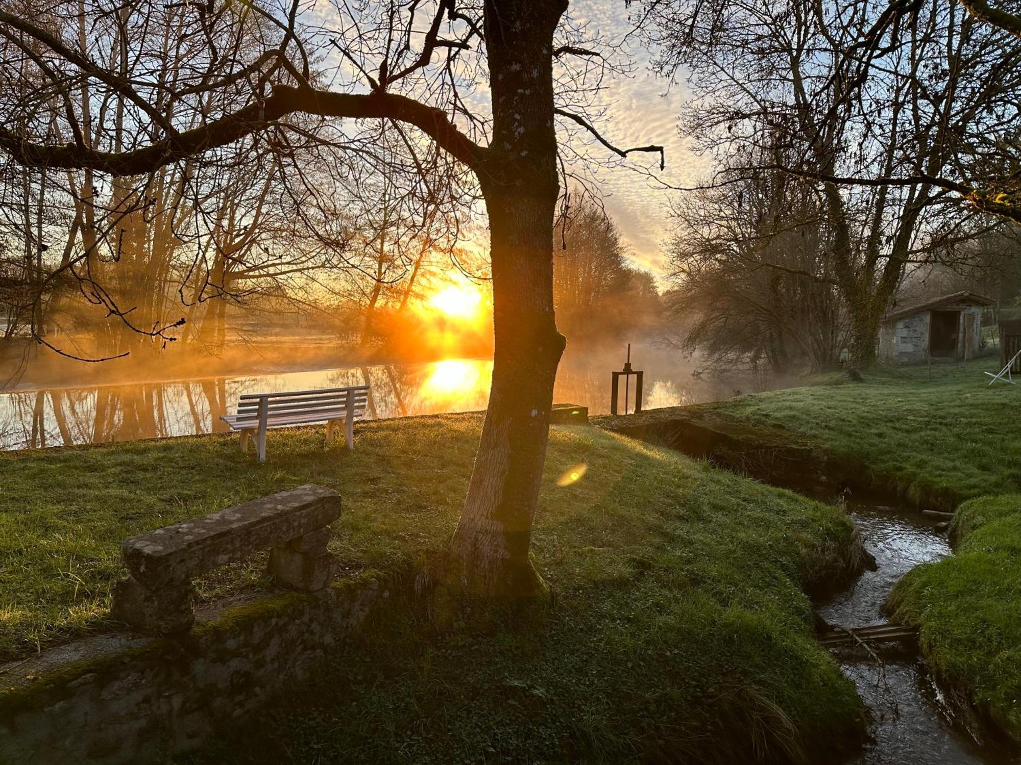 Le Pavillon, Grand Manoir Du Xviie Avec Piscine, Bain Nordique Et Acces Prive A La Charente Villa *
