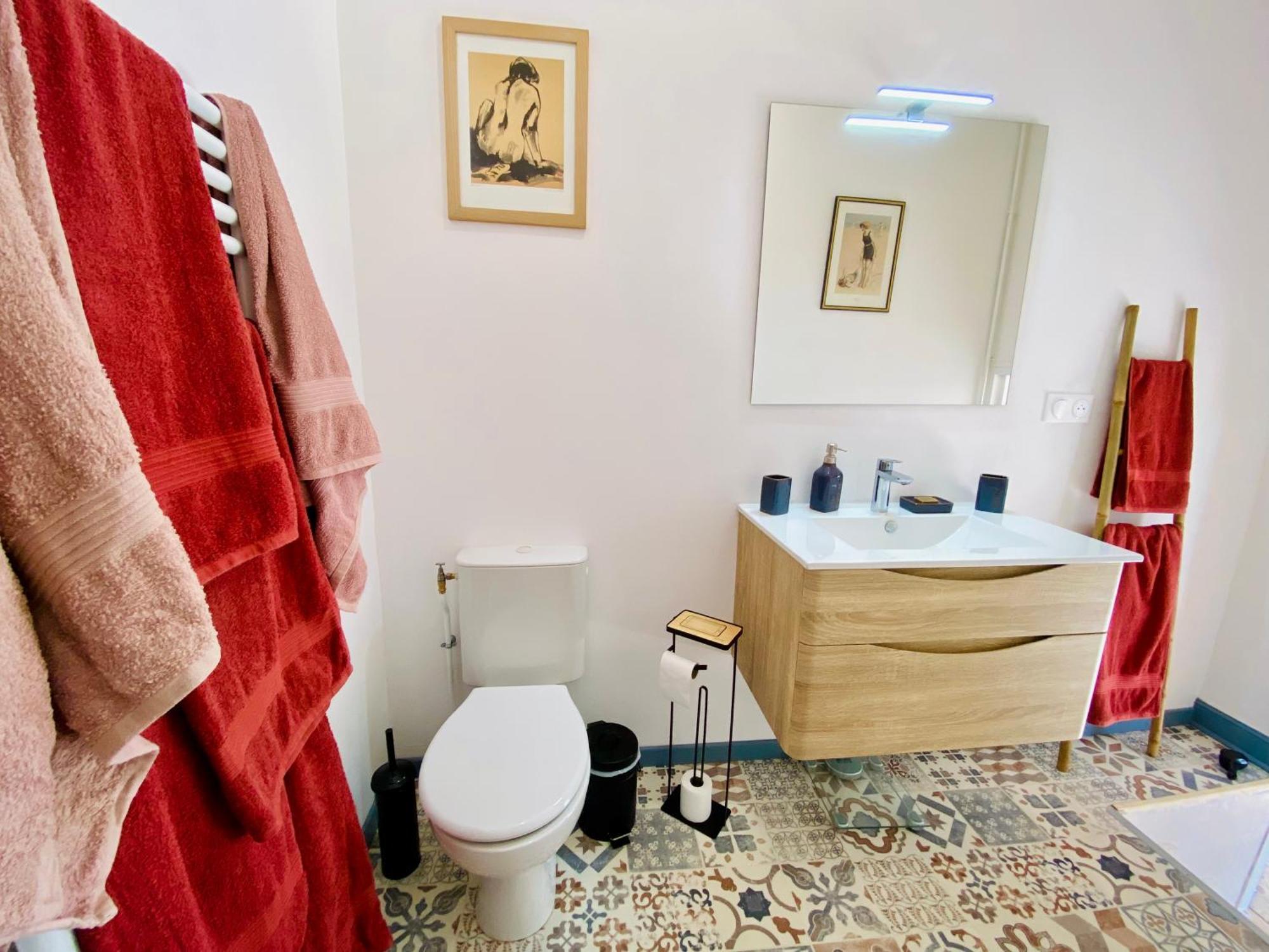 Le Pavillon, Grand Manoir Du Xviie Avec Piscine, Bain Nordique Et Acces Prive A La Charente Villa *